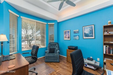 Den-Office with Tray Lighting