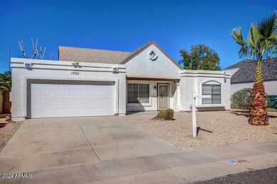 1208 E Wickieup Ln, Phoenix, AZ 85024 - photo 3