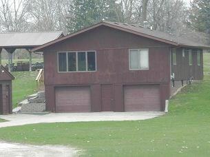 1506 1/2 W 4th St N, Newton, IA 50208 - photo 2