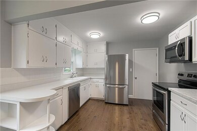 11709 W 68th Place, Shawnee, KS 66203 - photo 5