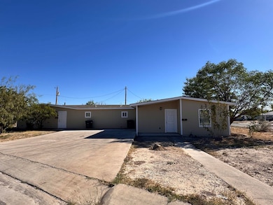 203 Kennedy, Del Rio, TX 78840 - photo 2