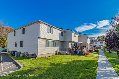 453 Willow Rd E, Staten Island, NY 10314 - photo 3