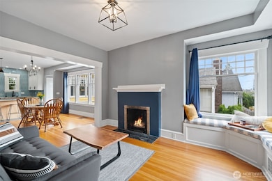 324 NE 50th St, Seattle, WA 98105 - photo 6