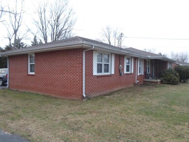 307 Rosemary Ln, Shelbyville, TN 37160 - photo 2