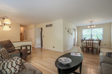 2230 Woodland Cir, Naperville, IL 60565 - photo 4