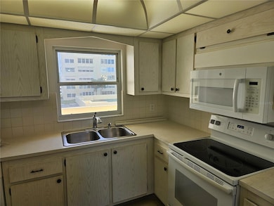 Concord House at Sea Towers unit 304, Saint Petersburg, FL 33708 - photo 7