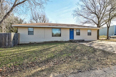 702 N 17th St, Guthrie, OK 73044 - photo 3