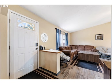 1083 S 59th St, Springfield, OR 97478 - photo 4