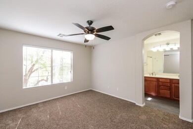 006-photo-master-bedroom-4178931