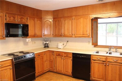 123 N Hall St, High Point, NC 27263 - photo 5