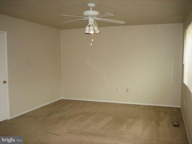 7516 Clemson Ct unit 88, Manassas, VA 20109 - photo 3