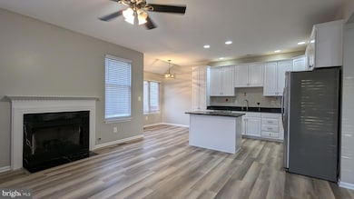 21506 Trowbridge Square, Ashburn, VA 20147 - photo 7