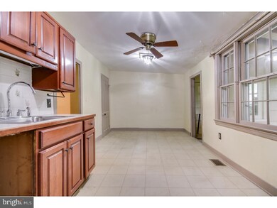 49 S Evergreen Ave, Woodbury, NJ 08096 - photo 6