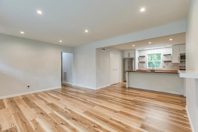 1402 Rocky Ln, Johnson City, TN 37601 - photo 5