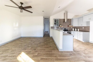 2611 Quail Run Trail, Granbury, TX 76048 - photo 2