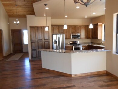 Kitchen breakfast bar