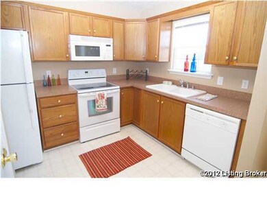 375 Forest Ridge Dr, Mount Washington, KY 40047 - photo 3