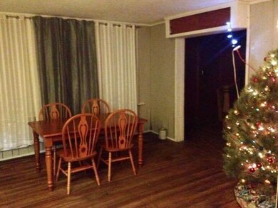 219 W 5th St, Anderson, IN 46016 - photo 5