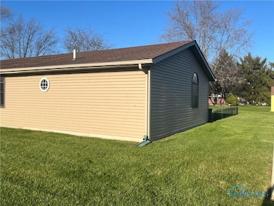 917 Wesley Ave, Bryan, OH 43506 - photo 4