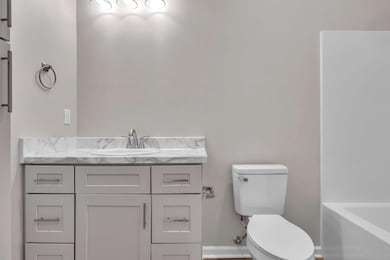 Primary Bathroom (22)