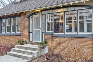 4-web-or-mls-587 S Shore Dr, Holland-4