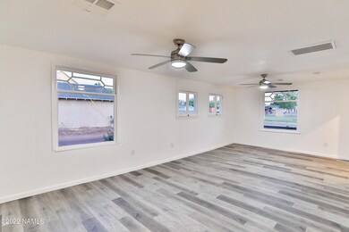 Living Room (2) 4