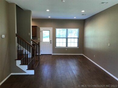 310 E 4th St, Claremore, OK 74017 - photo 3