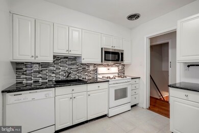 3301 Patrick Henry Dr, Falls Church, VA 22044 - photo 7