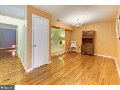 1715 Silver Ct, Hamilton Square, NJ 08690 - photo 4