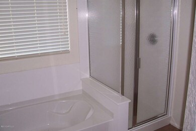 Separate tub/shower