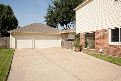 16311 Distant Rock Ln, Houston, TX 77095 - photo 3