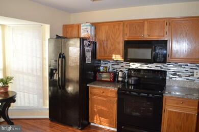 13934 Gunners Place, Centreville, VA 20121 - photo 5