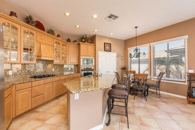 10) KITCHEN