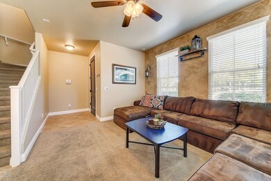 104-LivingRoom_2