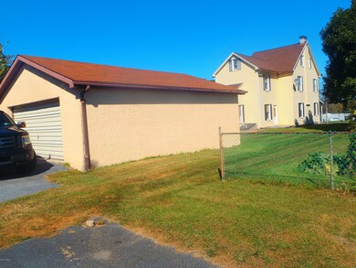 3107 S 2nd St, Whitehall, PA 18052 - photo 5