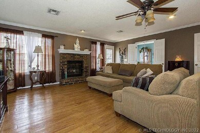 5001 S Poplar Ave, Broken Arrow, OK 74011 - photo 2