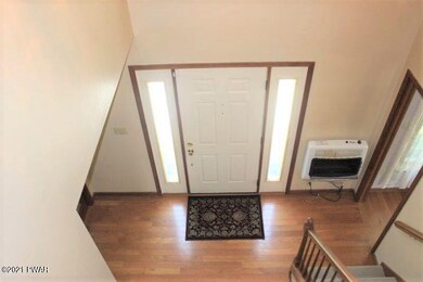 348 Surrey Dr, Hawley, PA 18428 - photo 4