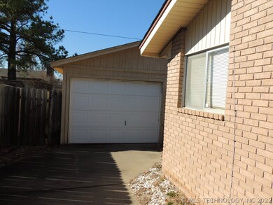 1814 S Cedar Ave, Broken Arrow, OK 74012 - photo 3