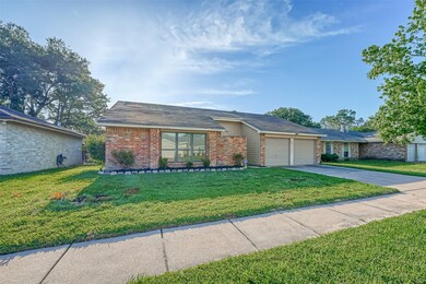 7330 Crystalglen Ln, Houston, TX 77095 - photo 2