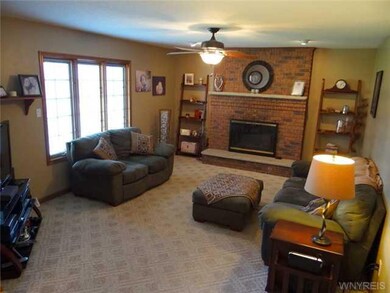 1017 Thomas Fox Dr E, North Tonawanda, NY 14120 - photo 5