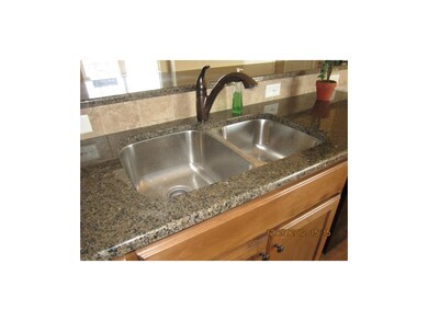 STAINLESS STEEL SINK WITH UPGRADED FAUCET
