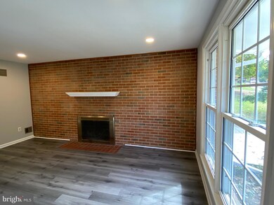 8706 Old Courthouse Rd, Vienna, VA 22182 - photo 7