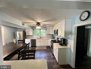 615 Knoll Ave, Langhorne, PA 19047 - photo 7