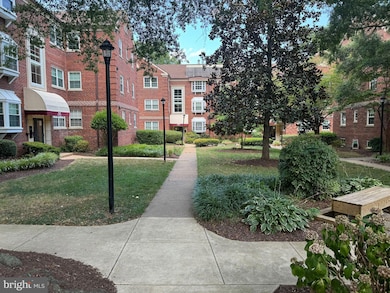 2107 N Scott St unit 67, Arlington, VA 22209 - photo 5