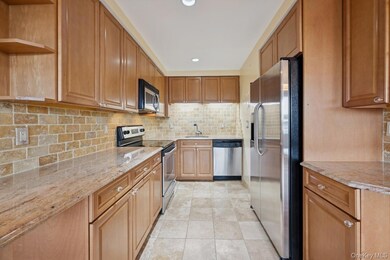 LeHavre on the Water unit 9A, Flushing, NY 11357 - photo 5