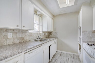 6823 Winding Trace Dr, Houston, TX 77086 - photo 4