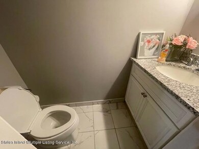 MAPLE PARKWAY 1st floor half bath