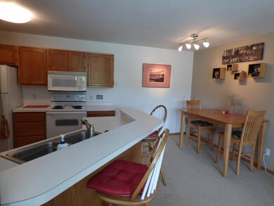 Millpond eating area.JPG