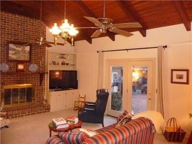 201 Greenbriar Ave, Shelbyville, TN 37160 - photo 4