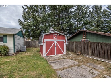 722 SW 20th Cir, Troutdale, OR 97060 - photo 6